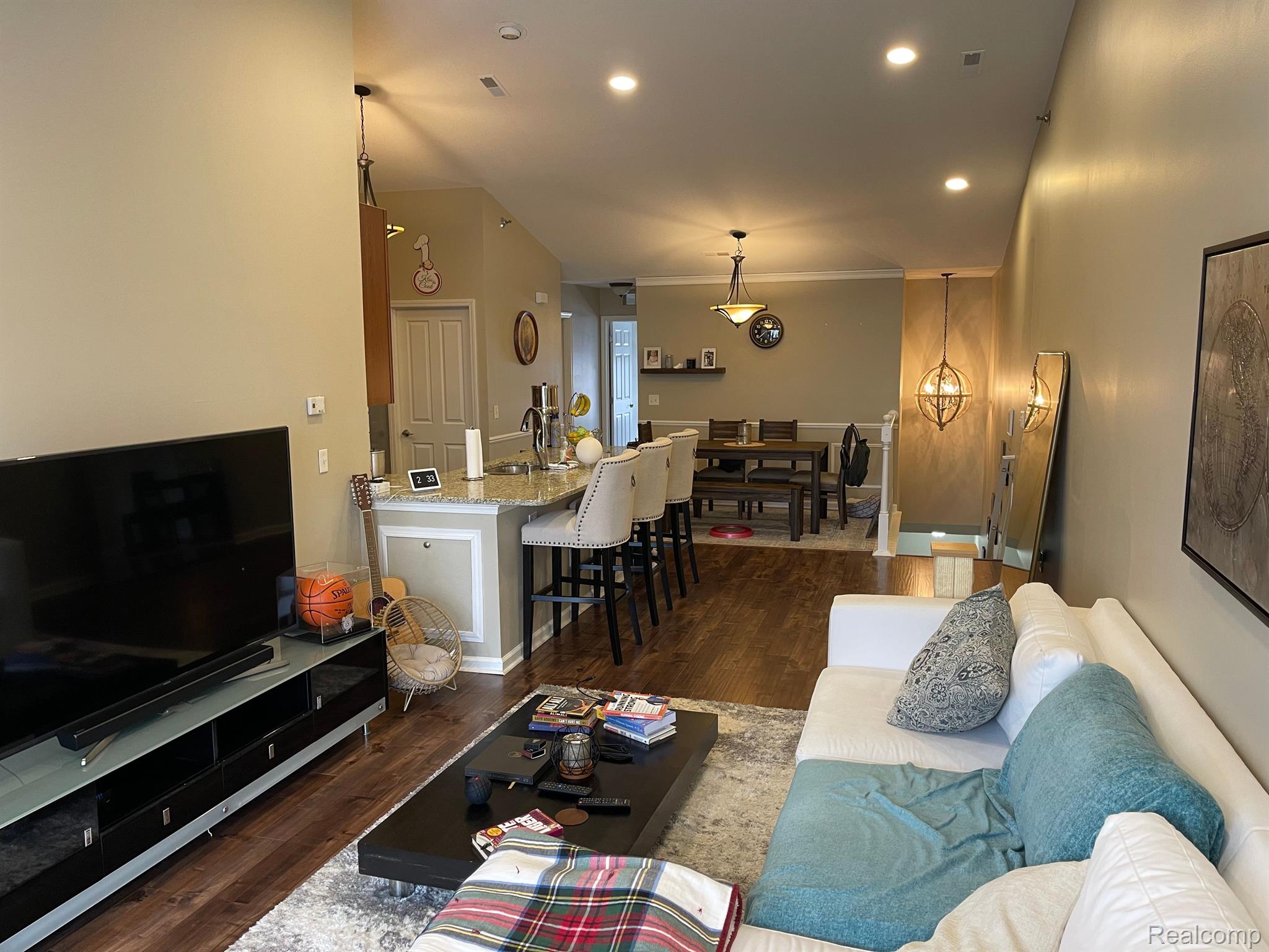 3204 PARADISE TRL 