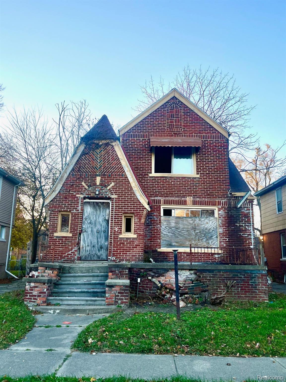 15095 STRATHMOOR ST 