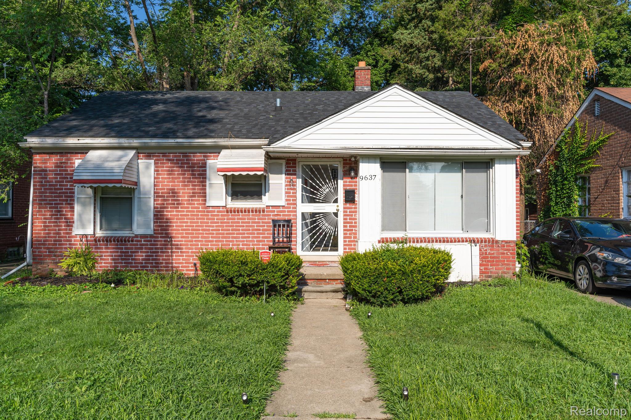 9637 GRANDVILLE AVE 