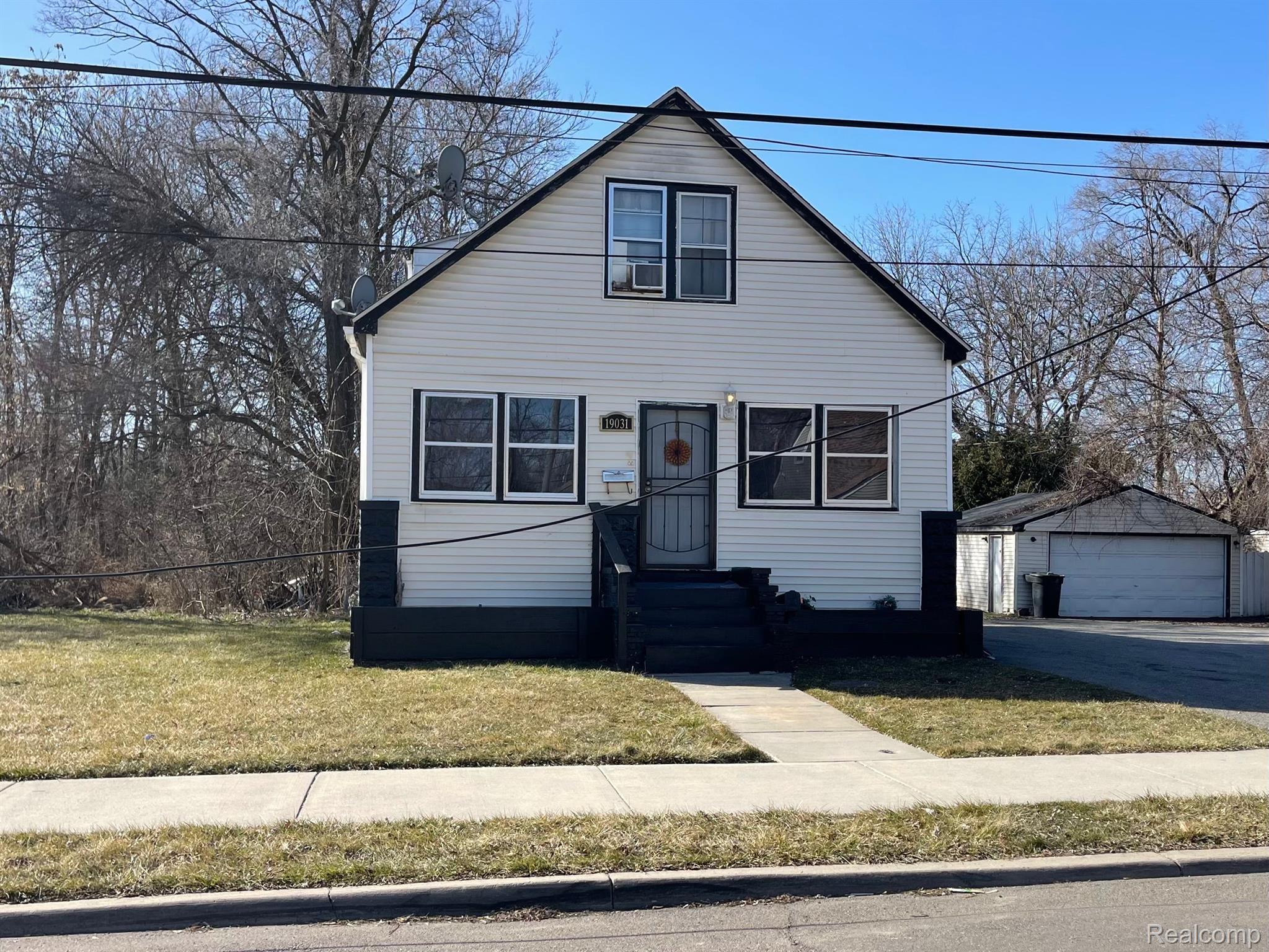 19031 TRINITY ST 