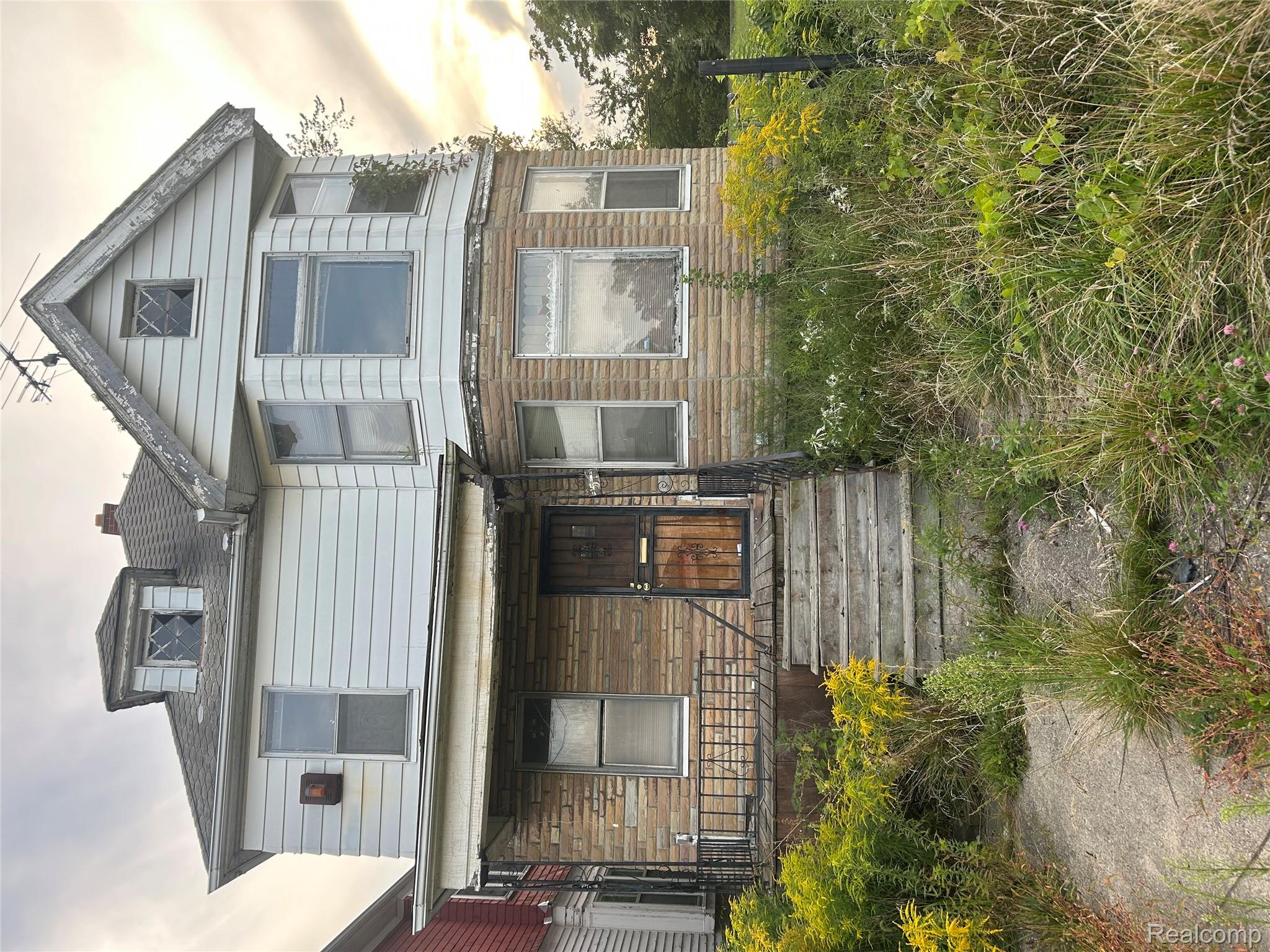 2575 Harding Street