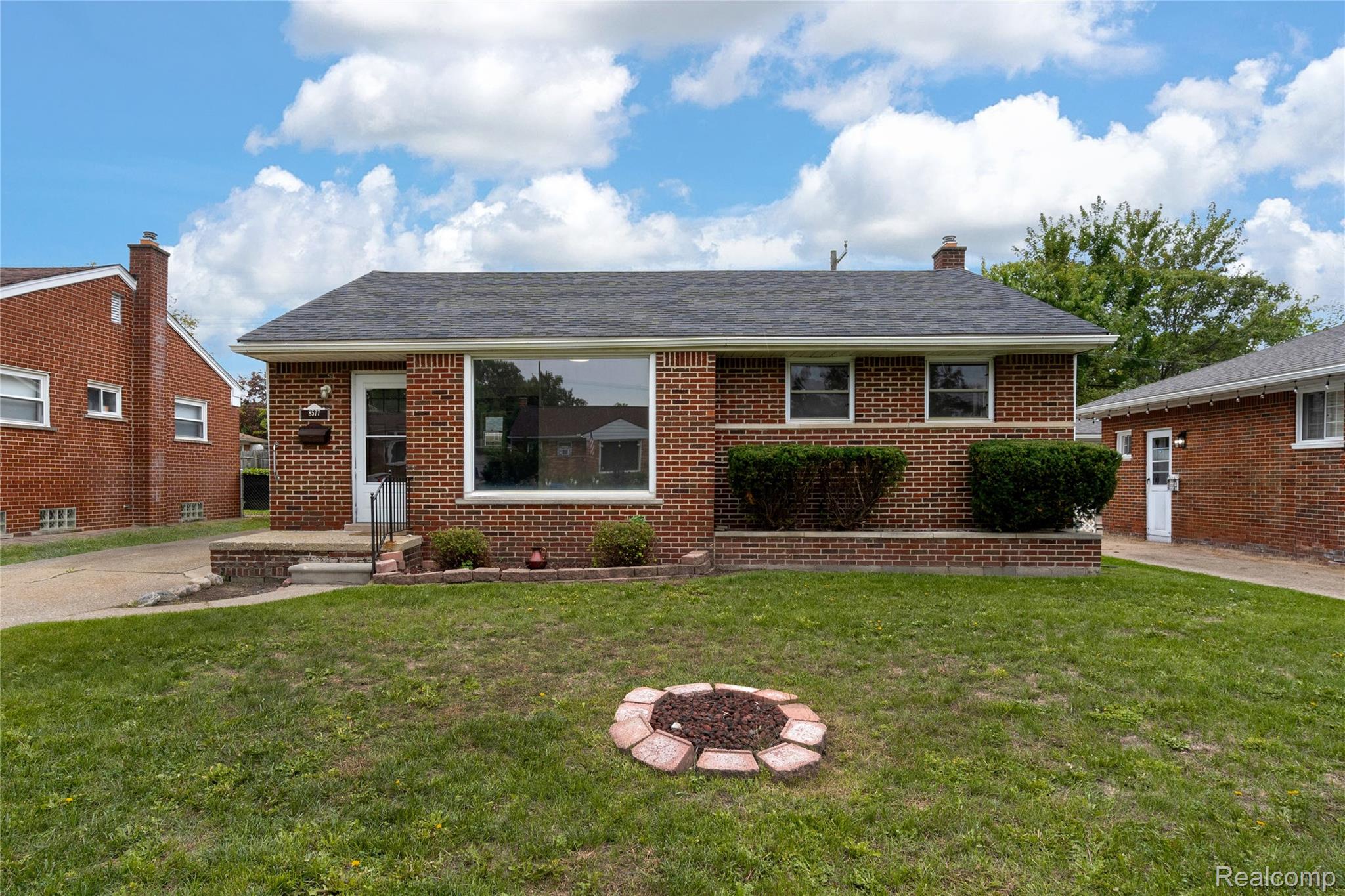 8577 Dixie Lane